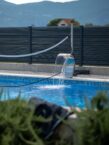 Welche Zaunhöhe ist für Schwimmbecken vorgeschrieben?